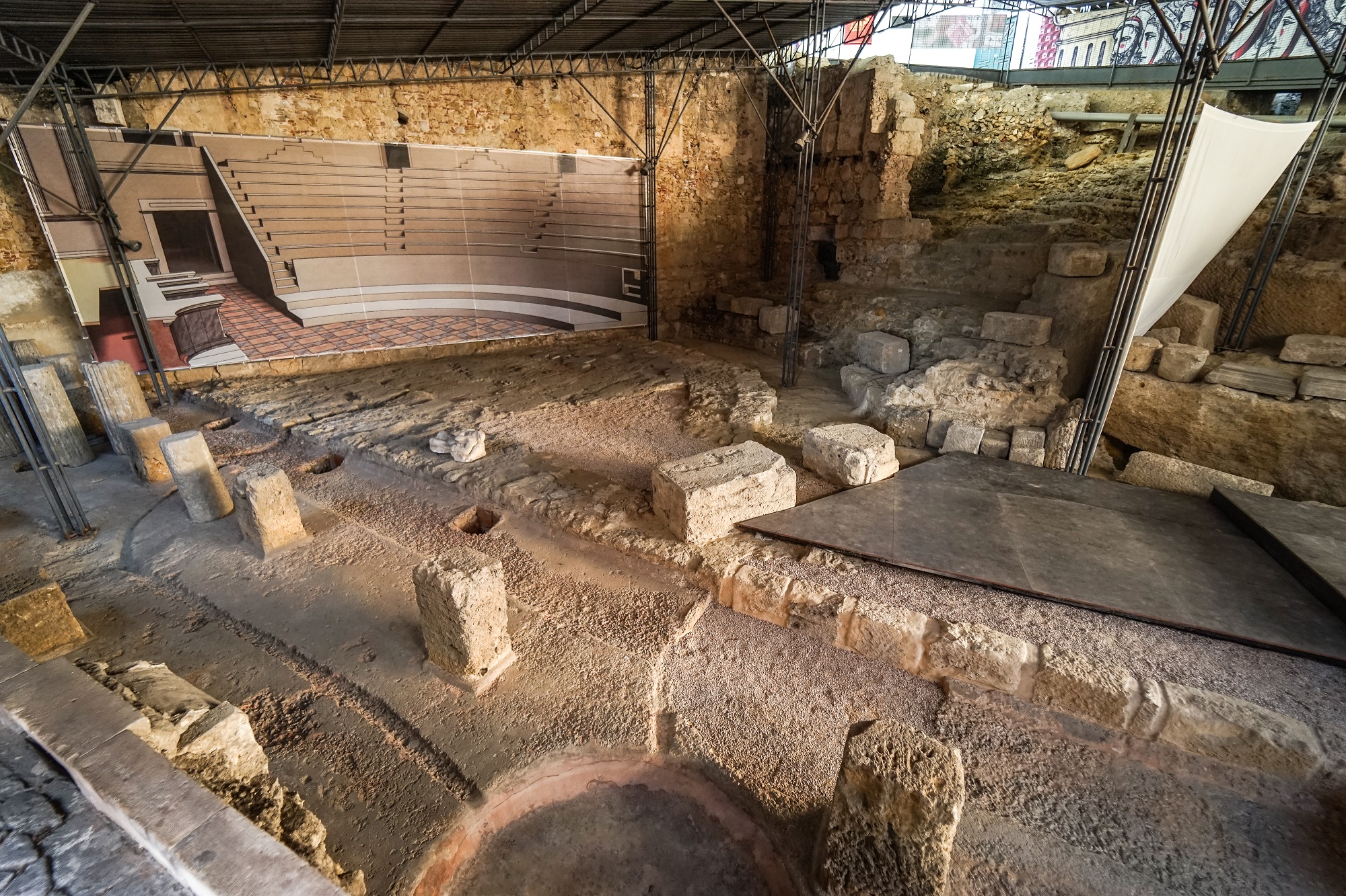 The Roman Theater of Lisbon; it is an archaeological site in an urban context.